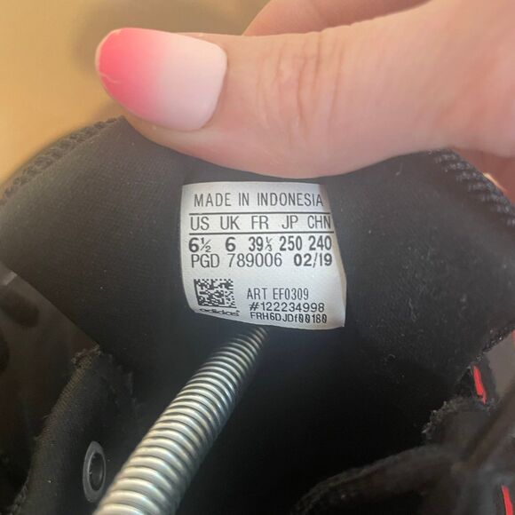 Big Kid's adidas size 6.5 Own The Game Wide 'Active Red shoes - Picture 5 of 7